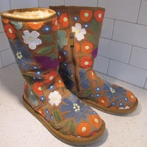 Ugg Embroidered Tan Shearling Boots Boho Flowers